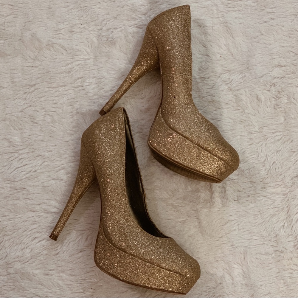 Pumps - Picture 2 of 2